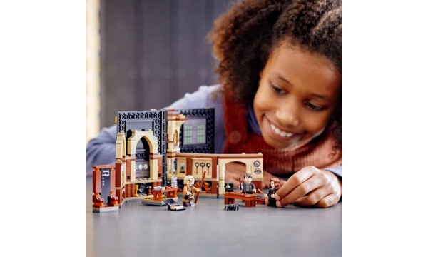 Encontraproduto.com.br - Momento Hogwarts™: Aula de Defesa LEGO DO BRASIL