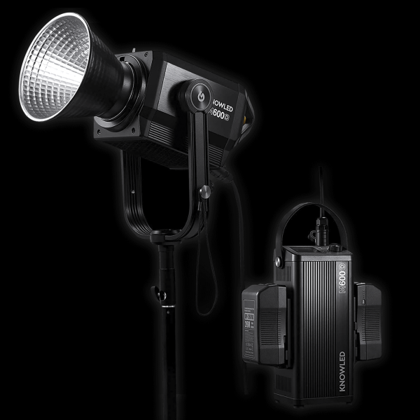 Iluminador LED Godox Knowled M600D Daylight 740W DMX Bowens (Bivolt)