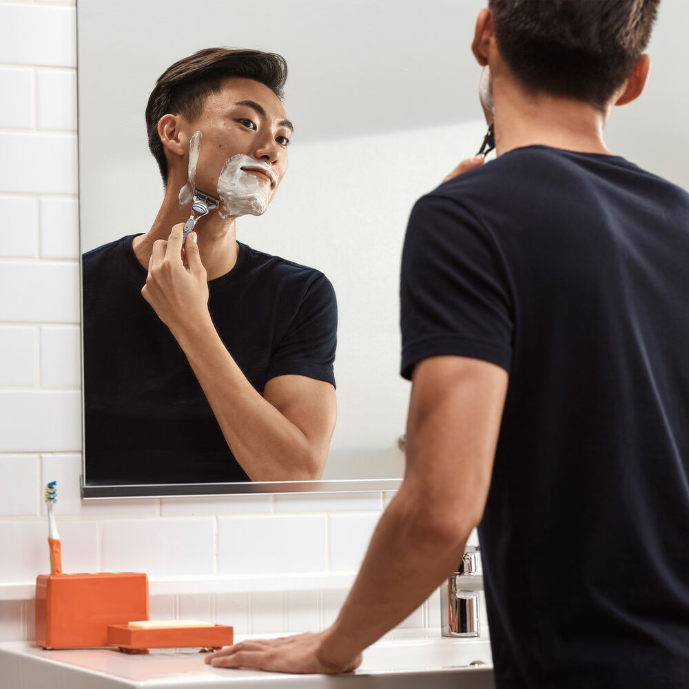 Encontraproduto.com.br - Kit 1 Aparelho de Barbear Gillette Fusion 5 + 5 Refis