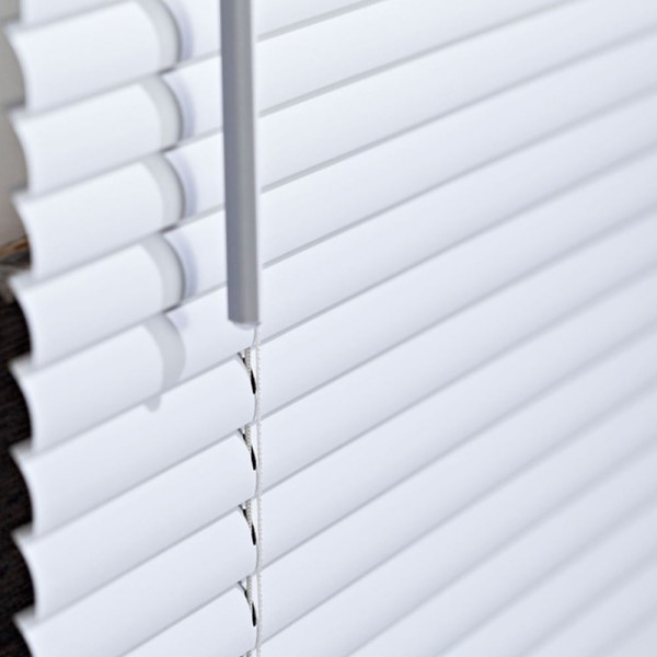 Encontraproduto.com.br - Persiana de Pvc Conthey Branco 120x160x2,5cm