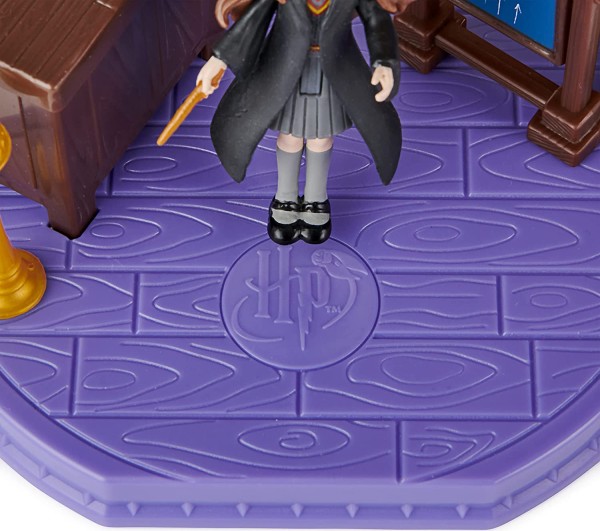 Encontraproduto.com.br - Harry Potter Magical Minis Hermione Aula de Encantos 2625