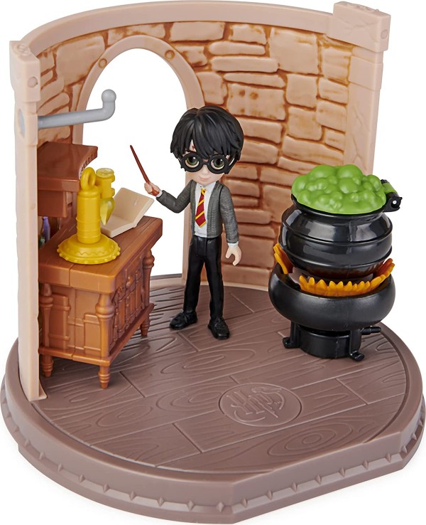 Encontraproduto.com.br - Harry Potter Magical Minis Harry Aula de Poções Sunny 2626