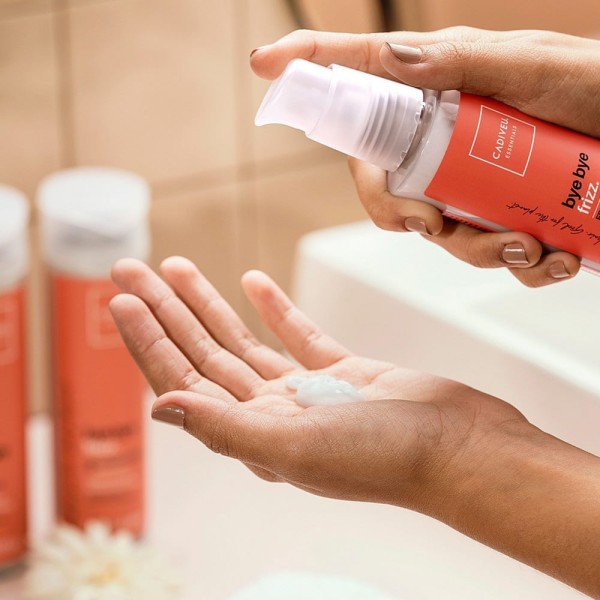 Encontraproduto.com.br - Kit Cadiveu Professional Bye Bye Frizz  Shampoo Leave-in e Máscara (3 produtos)