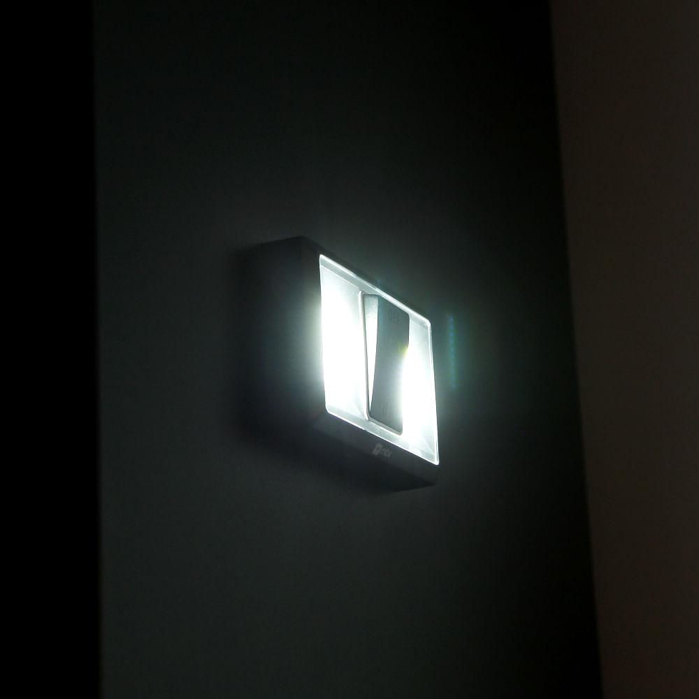 Encontraproduto.com.br - 2 Lanterna Parede Switch 220 Lumens 2 leds Pilha Nautika
