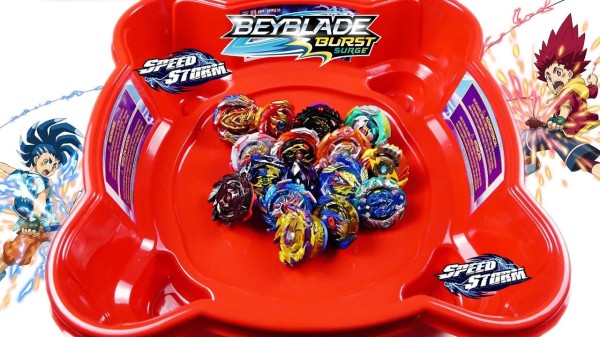 Encontraproduto.com.br - Kit 3 Lançador de Pião 3 Pião Combate + Arena Beyblade Hasbro