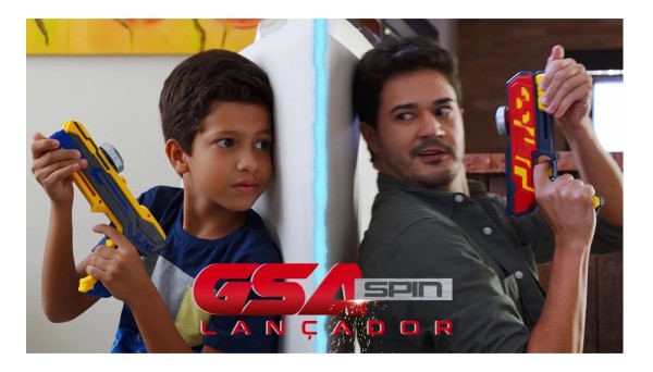 Encontraproduto.com.br - Kit 3 Lançador de Pião 3 Pião Combate + Arena Beyblade Hasbro