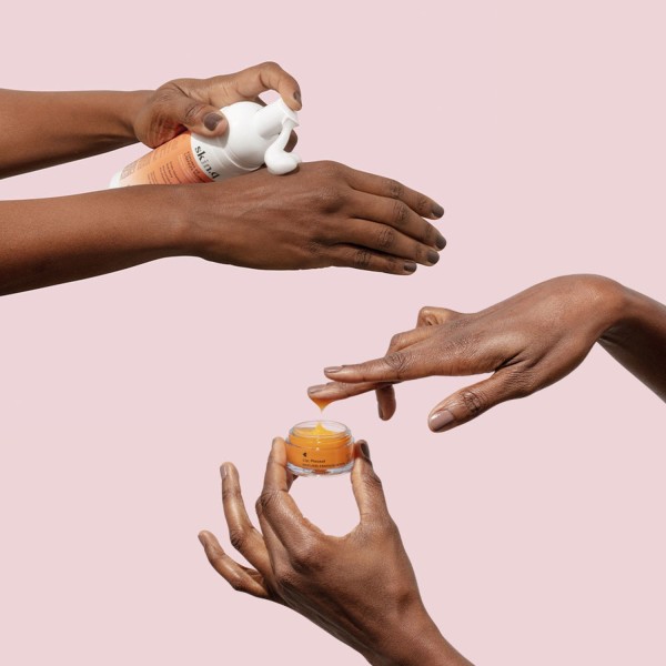 Encontraproduto.com.br - Pele E Lábios: Espuma De Limpeza Nutritiva Skin.q 150ml + Lip, Please! Balm Hidratação Intensa 8g