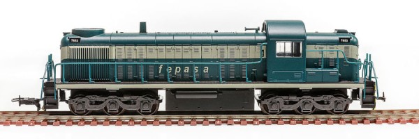 Encontraproduto.com.br - Locomotiva RSC3 FEPASA FASE I 1/87 HO Locomotiva 7653