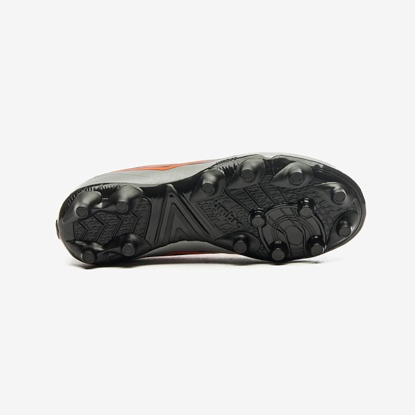 Encontraproduto.com.br - Chuteira Campo Umbro Prisma+ Jr