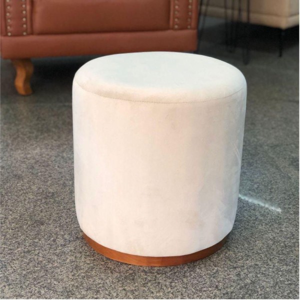 Encontraproduto.com.br - Puff Barcelona Decorativo Com Veludo Marfim E Base Madeira