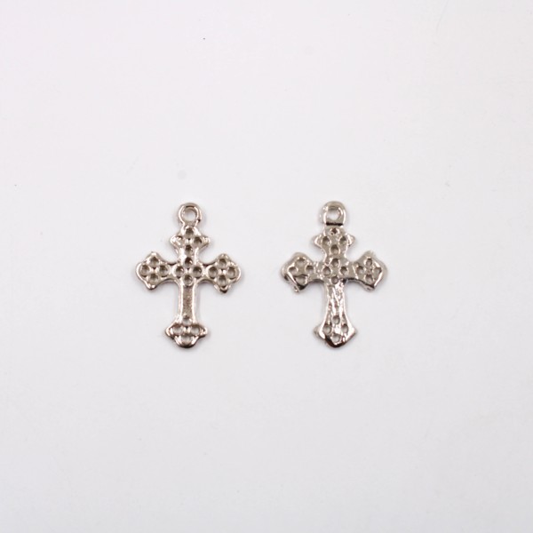 Encontraproduto.com.br - PINGENTE CRUZ 25X17MM EM ZAMAC COM 100GR