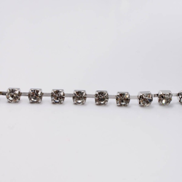 Encontraproduto.com.br - CORRENTE DE STRASS SEPARADA SS28 EM VIDRO COM 27 METROS