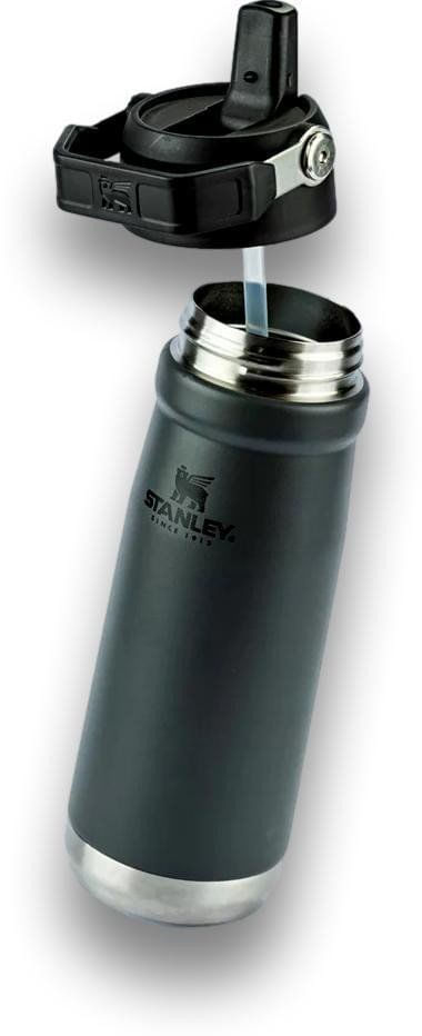 Encontraproduto.com.br - Garrafa Térmica Flip Straw Charcoal 651 ml Stanley