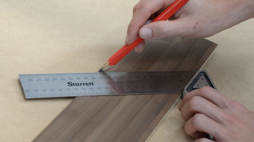 Encontraproduto.com.br - Esquadro Carpintaria Alumínio Com Cabo 300mm Cinza Starrett