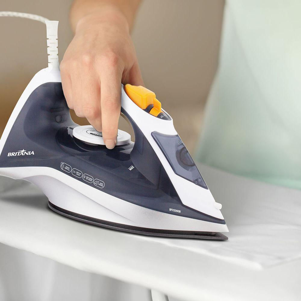 Encontraproduto.com.br - Ferro a Vapor Britânia Base Antiaderente Branco e Cinza BFV2000B – 127 Volts