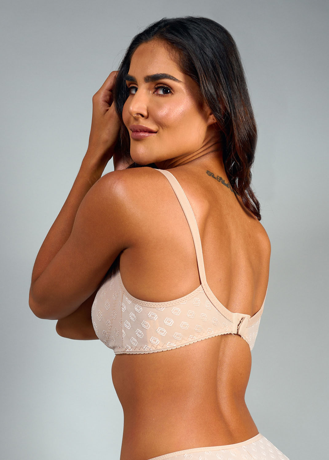 Encontraproduto.com.br - Sutiã Triângulo Sem Bojo E Sem Aro Jazz
 BEIGE FONCÉ