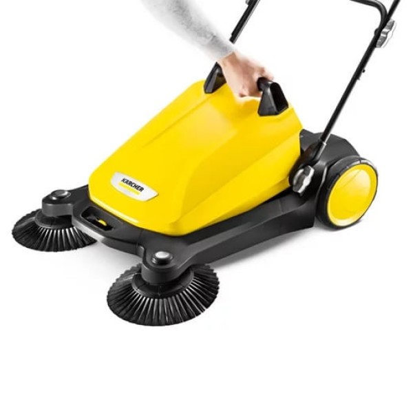 Encontraproduto.com.br - Varredeira Manual com 3 escovas Capacidade 2400 m²/h S4 Twin Karcher