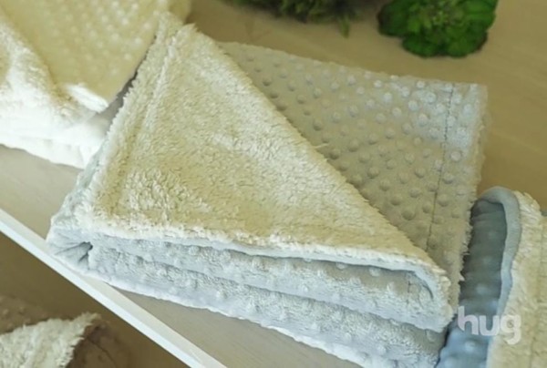 Encontraproduto.com.br - Cobertor para Bebê Fluffly Dots Cinza - Hug