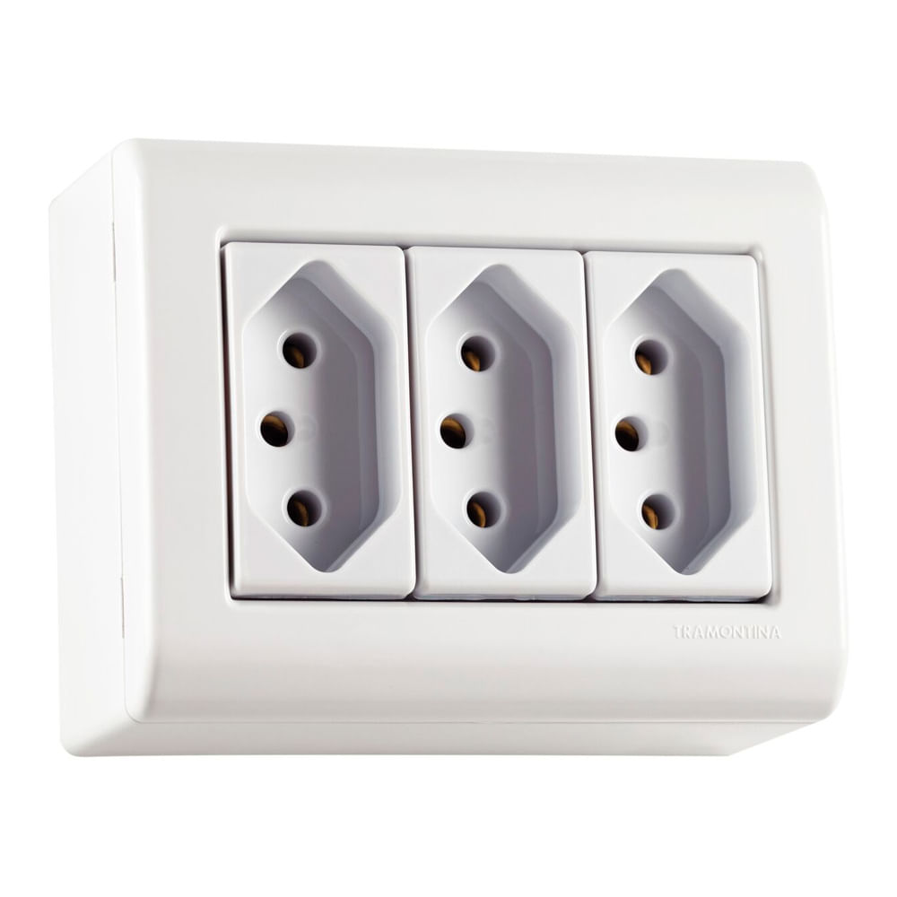 Caixa Com Tampa 3 Tomadas 2P+T 10A/250V
