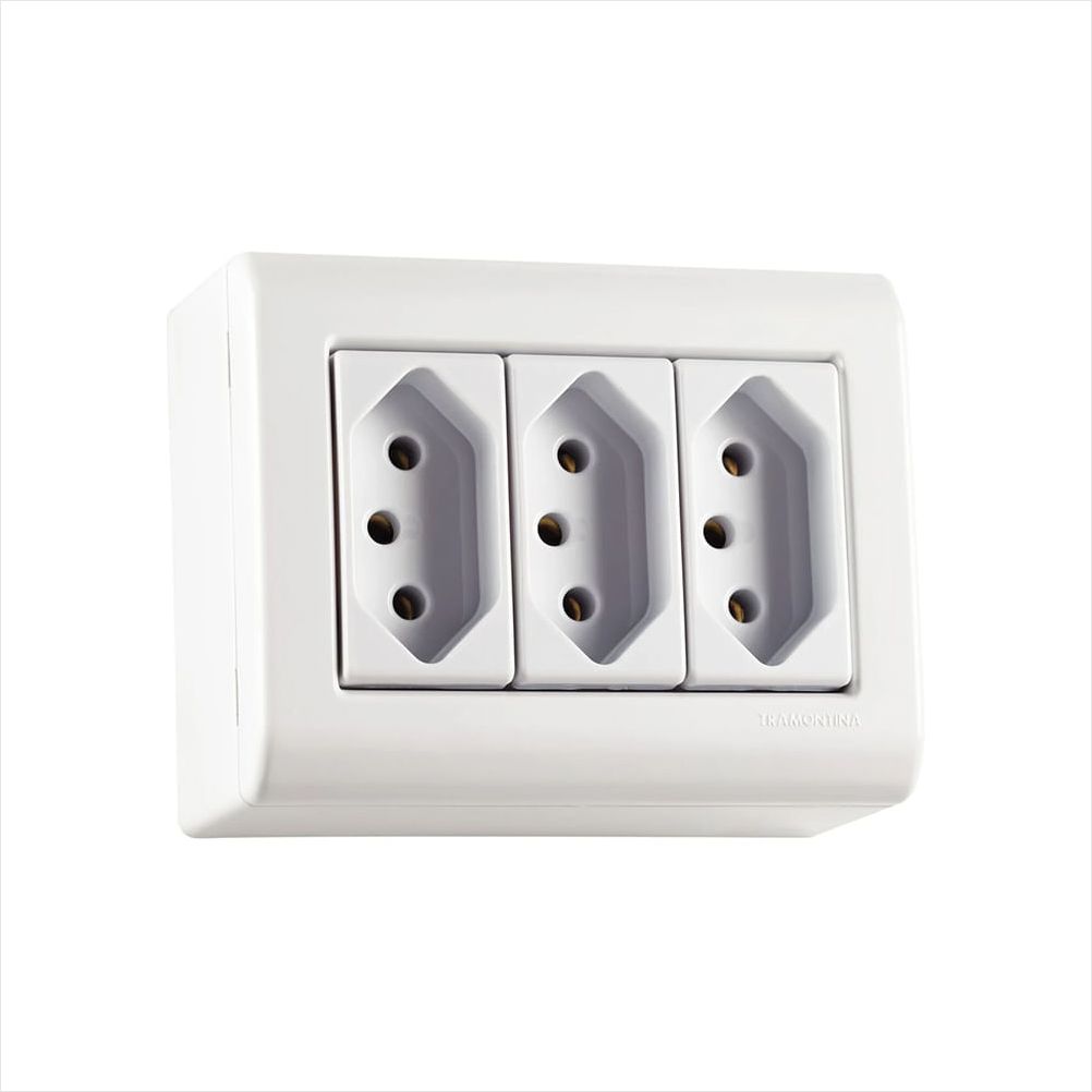 Encontraproduto.com.br - Caixa Com Tampa 3 Tomadas 2P+T 10A/250V