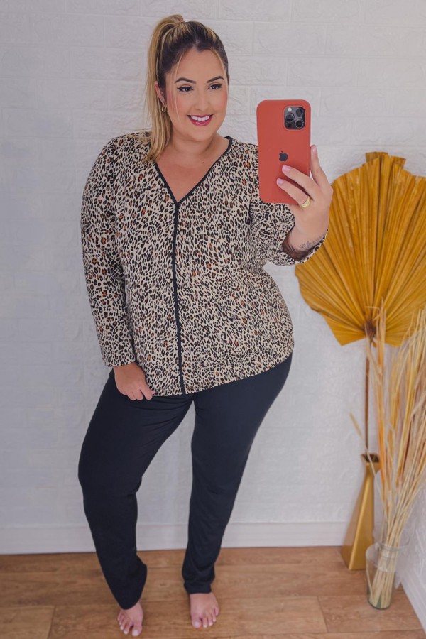 Encontraproduto.com.br - Pijama Domenica Recorte Suede Animal Print Caramelo Plus Size