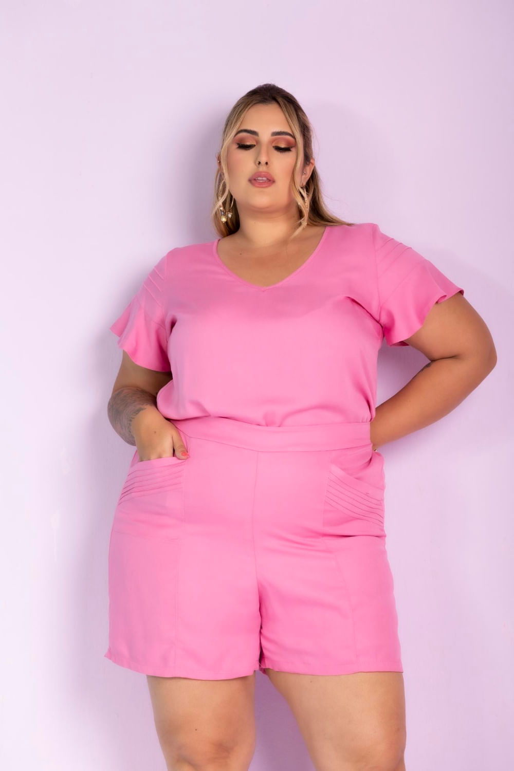 Encontraproduto.com.br - Shorts Viscose Maya Nervuras Rosa Plus Size