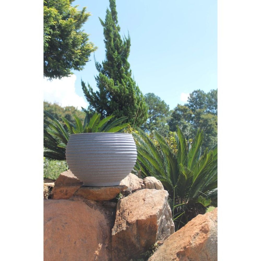 Encontraproduto.com.br - Vaso Para Plantas Redondo Em Polietileno 42 Esfera Lattice 33cmx31cm Japi Cimento