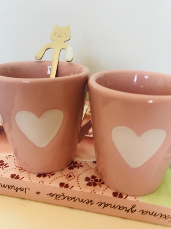 Encontraproduto.com.br - Caneca Xícara Rosa Com Coração Vazado 80ml