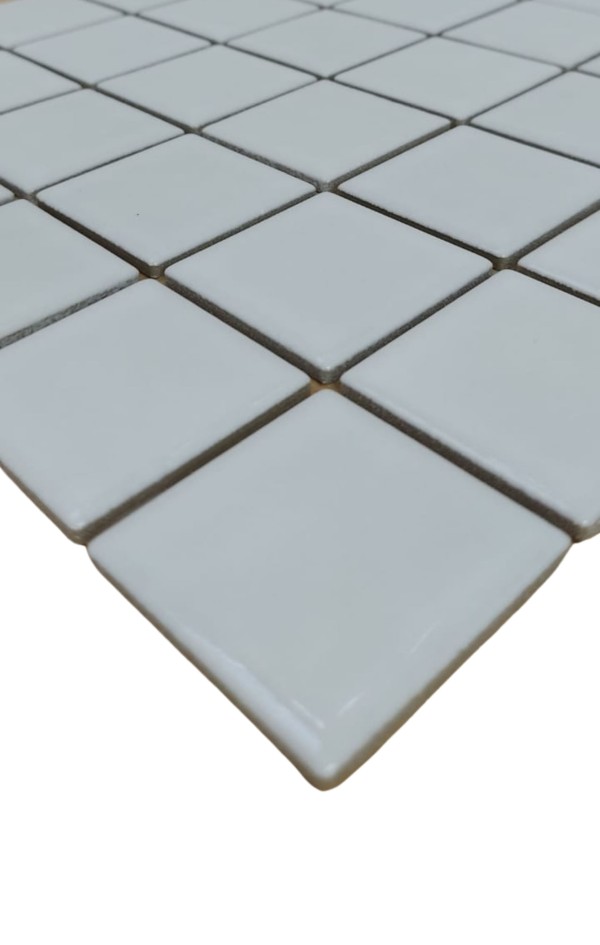 Porcelanato Pastilha 5x5cm Caixa com 1,01 m2 Branco Neve Jatobá
