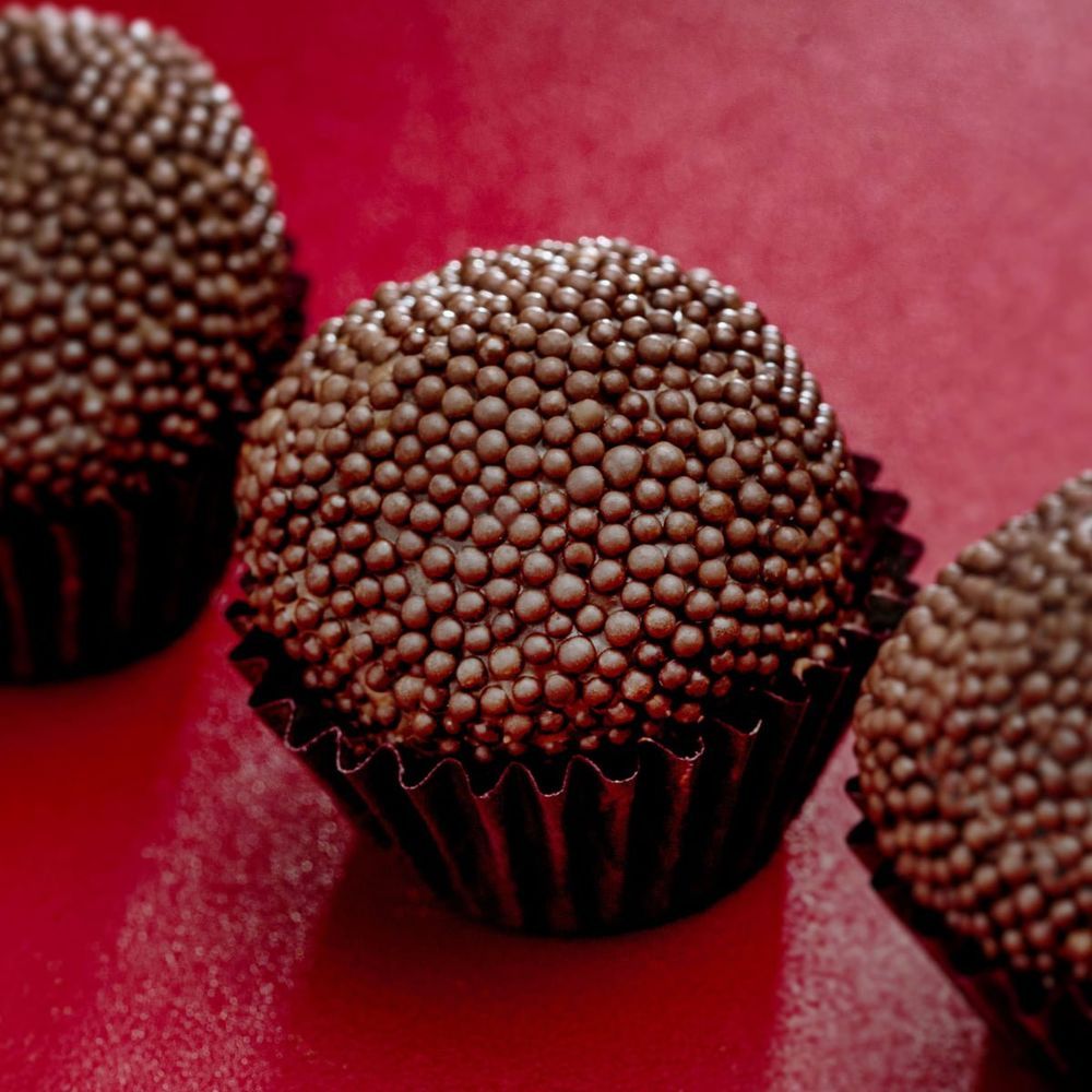 Encontraproduto.com.br - Confeito Miçanga Chocolate Mil Cores 500g - Mavalério