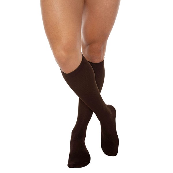 Encontraproduto.com.br - Meia Kendall 3/4 13-17 mmHg Masculina 2702 M Marrom