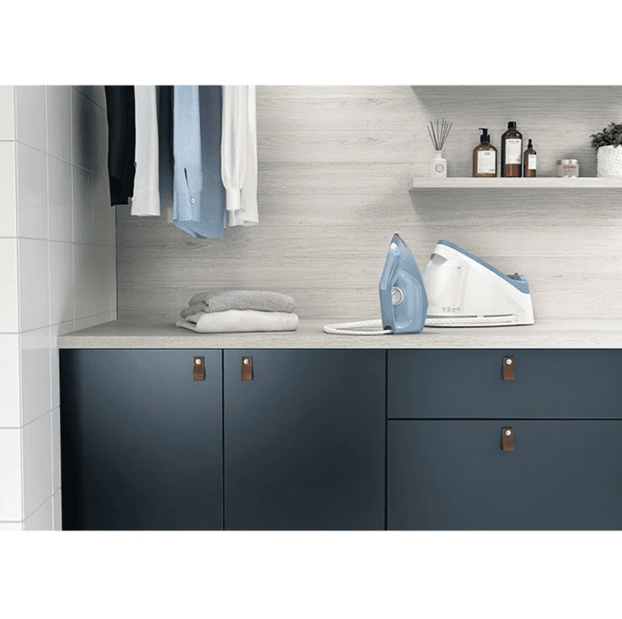 Encontraproduto.com.br - Ferro de Passar Roupa Electrolux com Estação à Vapor 2 em 1 com 1,2L de Capacidade (E7SS1-4DBL)