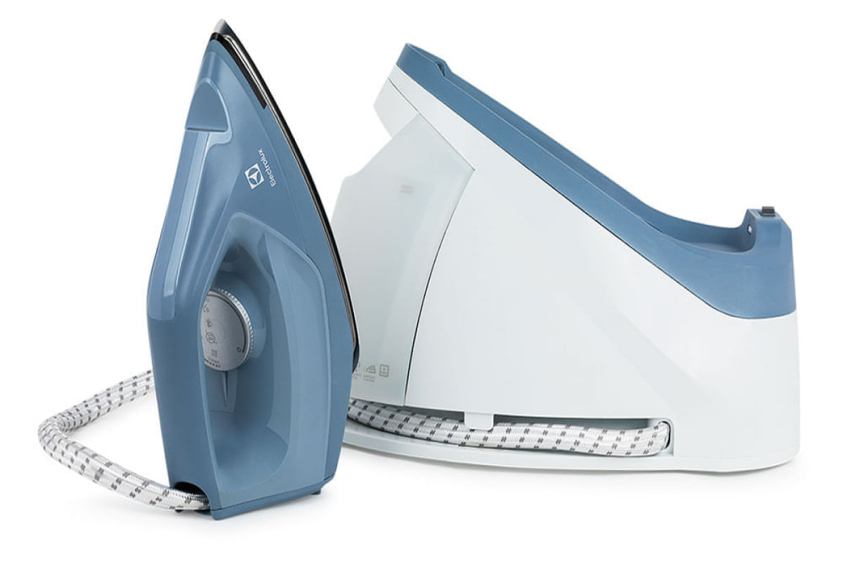 Ferro de passar com estação à vapor Electrolux Refine 700 E7SS1-4DBL  220V