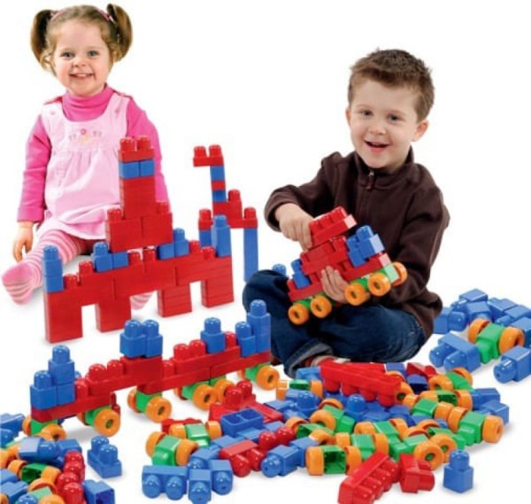 Encontraproduto.com.br - Brinquedo Super Caixa Divertida 2 120 Blocos Dismat Cores Sortidas