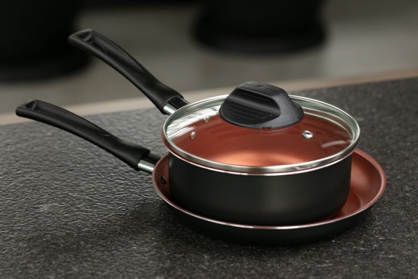 Encontraproduto.com.br - Frigideira 20 cm 880 ml Revestimento Pro-flon Antiaderente Cor Cinza Range Linha Topázio Brinox