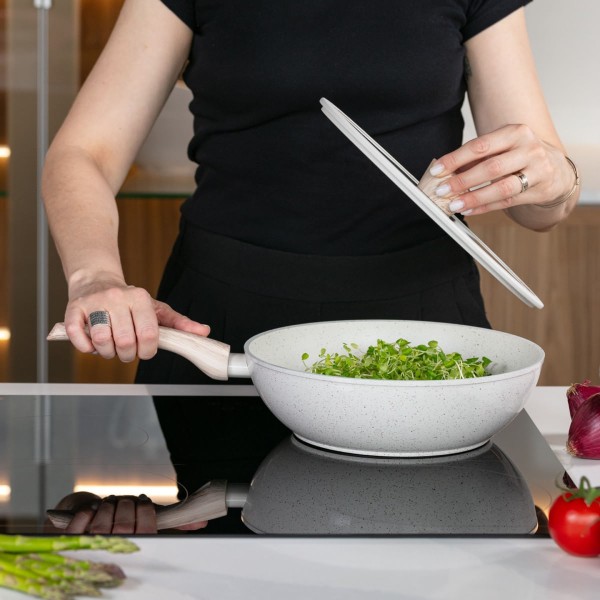 Encontraproduto.com.br - Wok com Tampa Brinox Antiaderente Ceramic Life Sirius 28 cm 3,4 L com Indução Vanilla