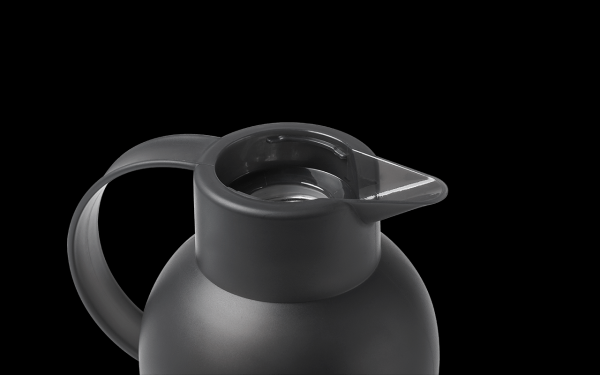 Encontraproduto.com.br - Garrafa térmica Haus Concept 1 L preta ampola em vidro temperado e corpo e detalhes em polipropileno com acionamento por botão - linha Keep