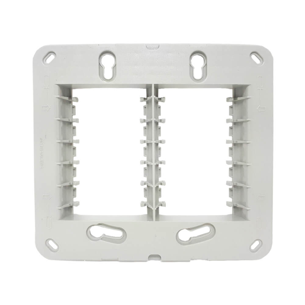 Encontraproduto.com.br - Placa 2 Postos Separados 4x4 com Suporte Branca Gracia