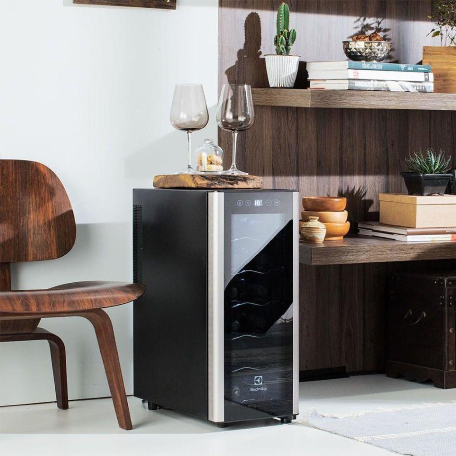 Encontraproduto.com.br - Adega Climatizada Electrolux Para 12 Garrafas Preta ACS12 110V