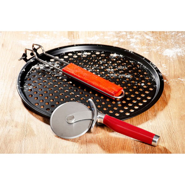 Encontraproduto.com.br - Kit Grelha de Pizza Prana e Cortador de Pizza KitchenAid