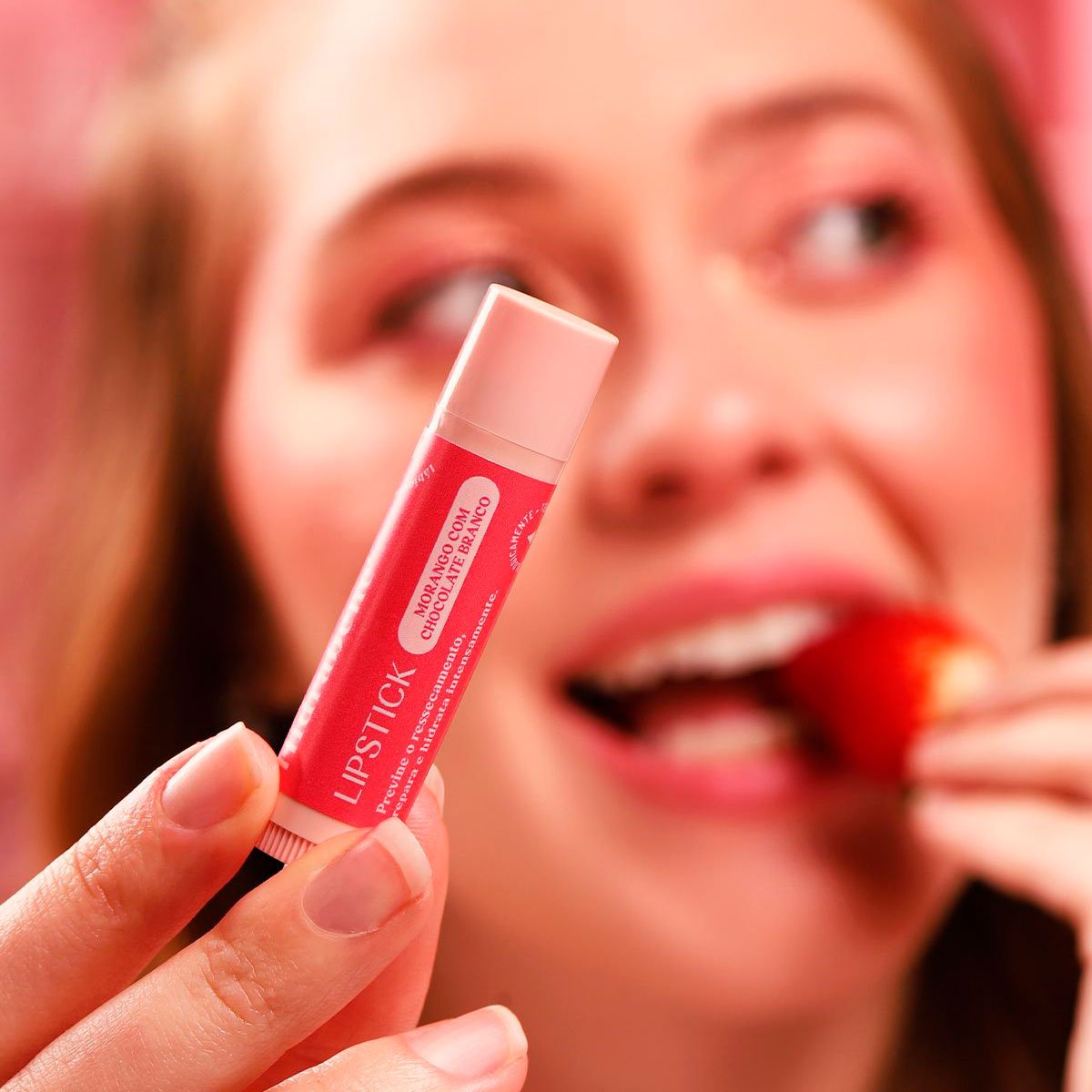 Encontraproduto.com.br - Stick Labial Hidratante Morango Com Chocolate Branco 5g