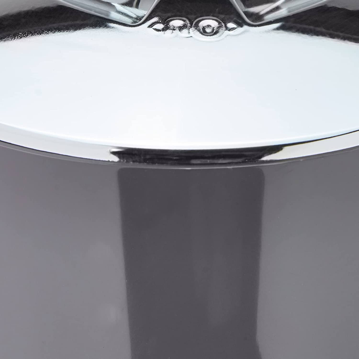 Encontraproduto.com.br - Lixeira Cromo Vitra 5 L Chumbo com Tampa Cromada 20x20x23,5cm Ou