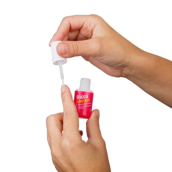 Encontraproduto.com.br - Cola Para Unhas Postiças Com Pincel Ricca