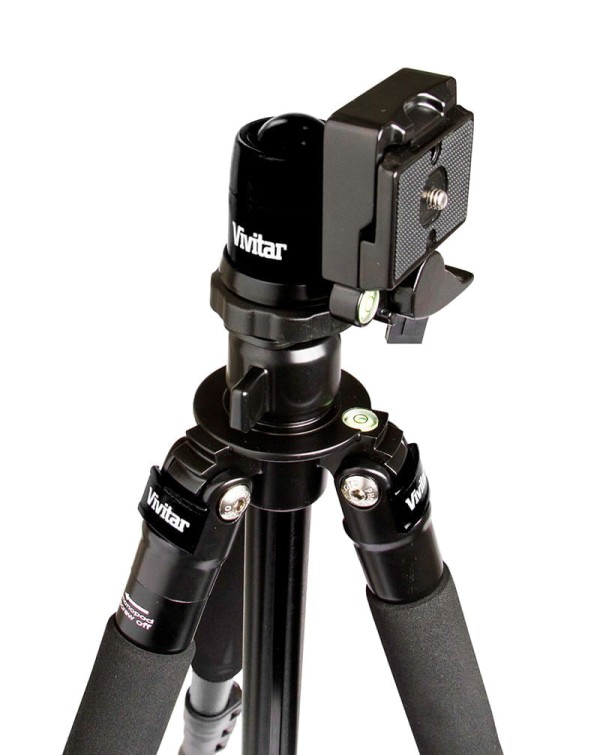 Encontraproduto.com.br - Tripé fotográfico em magnésio com extensão de até 1,57 m Vermelha