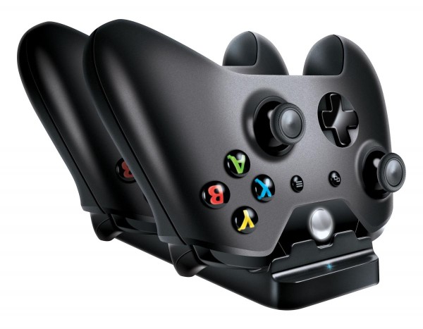 Carregador Dock Power Duplo Dreamgear para Xbox One DGXB1-6624 Preto