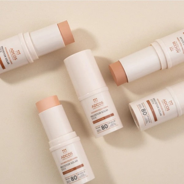 Encontraproduto.com.br - Protetor Solar Facial Adcos Stick FPS80 Peach 12g