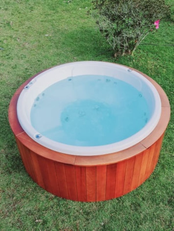 Encontraproduto.com.br - SPA Flora Redonda Top Line Linha Relex 09.0616-T 5 Lugares 172x68cm Branco Ouro Fino
