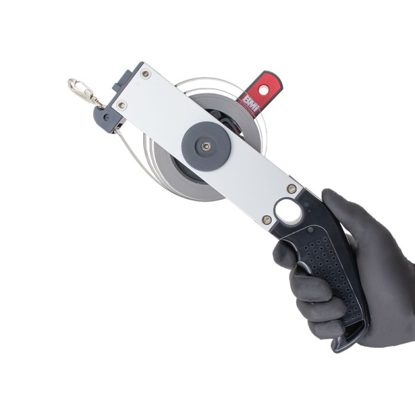 Encontraproduto.com.br - Trena de Profundidade 15 Metros com Prumo N.10 de latão graduado Fita Inox 13mm Corpo em alumínio Fabricada na Alemanha BMI 509014015L
