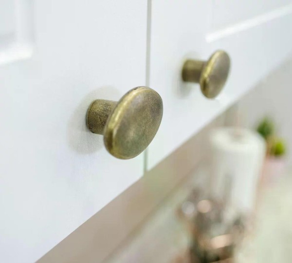 Encontraproduto.com.br - Cristaleira 02 Portas 02 Gavetas 100% MDF Americana C357 Henn
