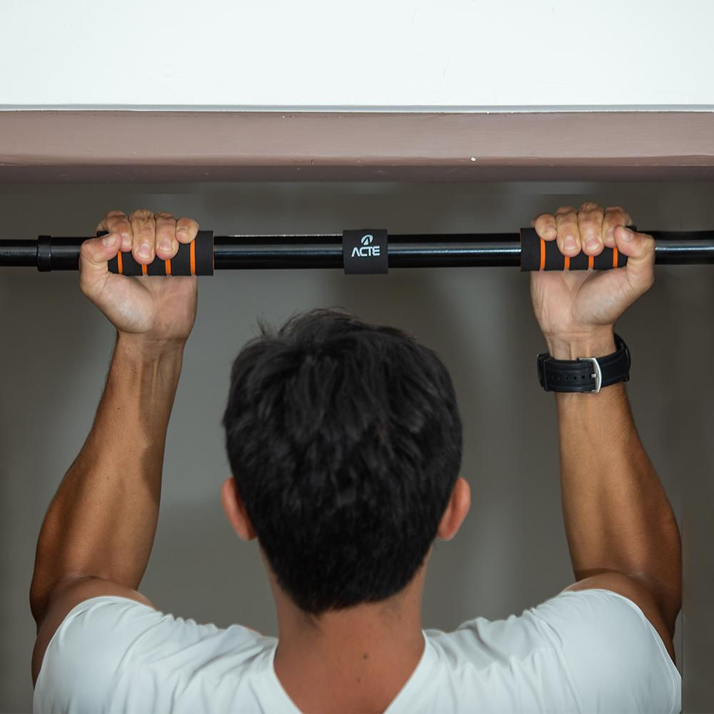 Encontraproduto.com.br - Barra de Porta Ajustável Acte Sports T142 - Preto e Laranja
